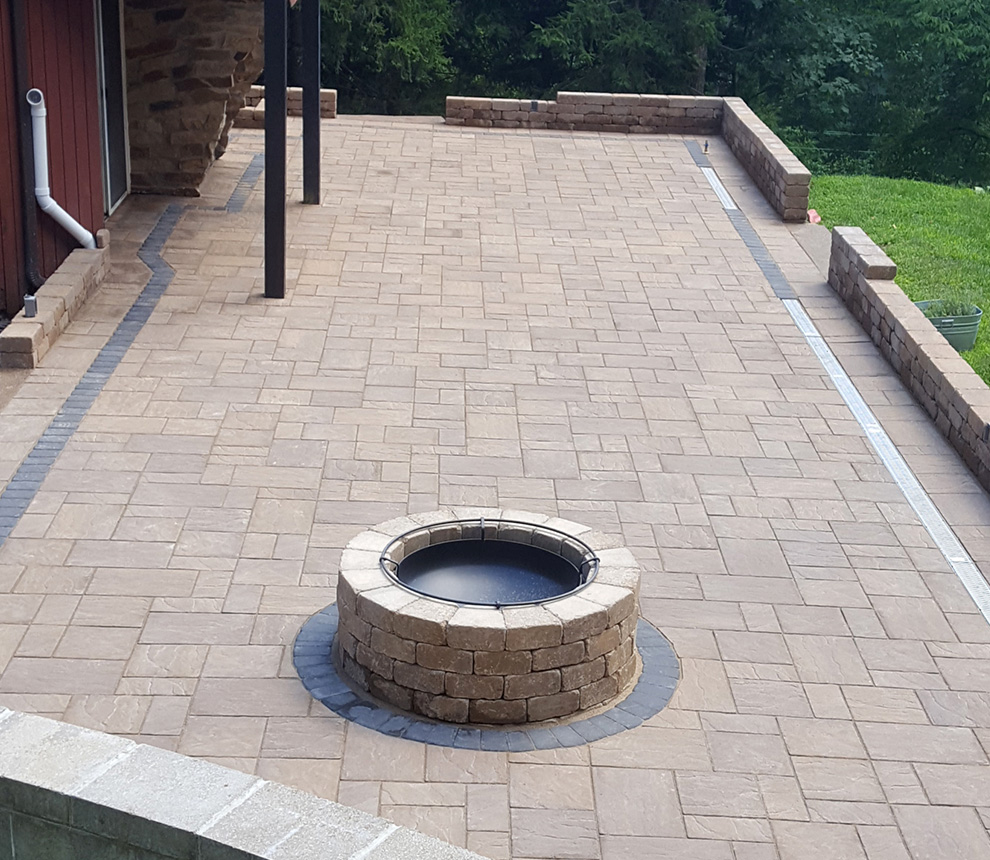 McGinn Hardscaping - Desert-Blend-Grandview Patio and Fire Pit